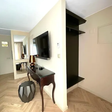 Apartment 1.5 In Zurichberg Zurich
